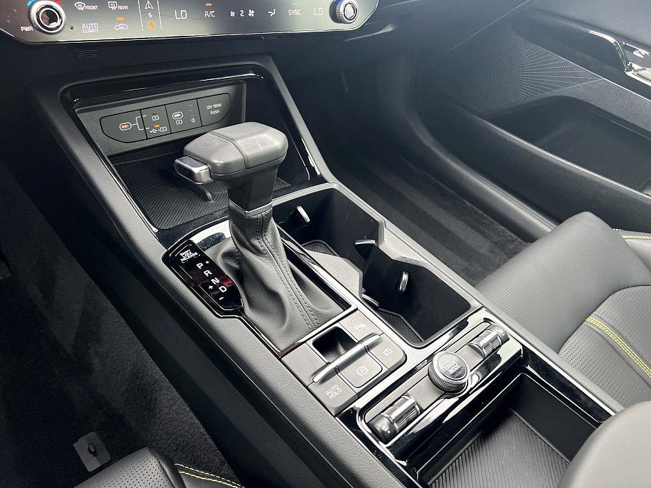 2025 Kia K5 GT photo 23