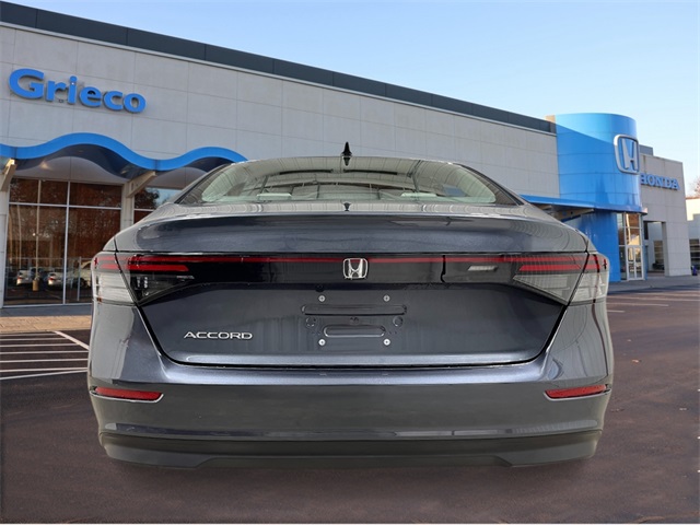 2025 Honda Accord SE photo 4