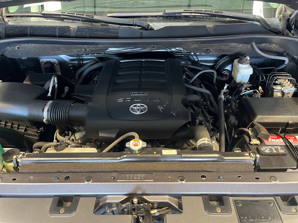 2021 Toyota Tundra SR5 CrewMax photo 17