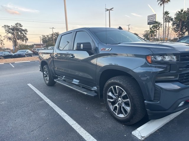 2020 Chevrolet Silverado RST photo 2