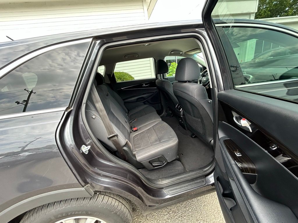 2019 Kia Sorento LX photo 17