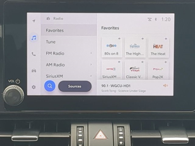 2023 Toyota RAV4 XLE Premium photo 17