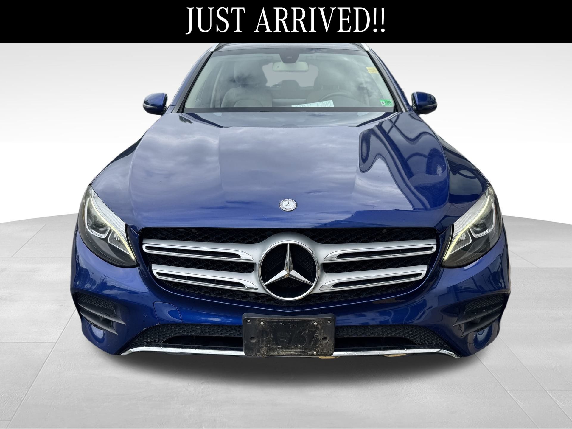 2017 Mercedes Benz GLC 300 4MATIC photo 2