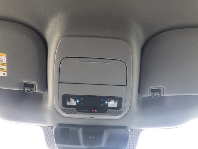 2025 Ford F-150 Lightning XLT photo 27
