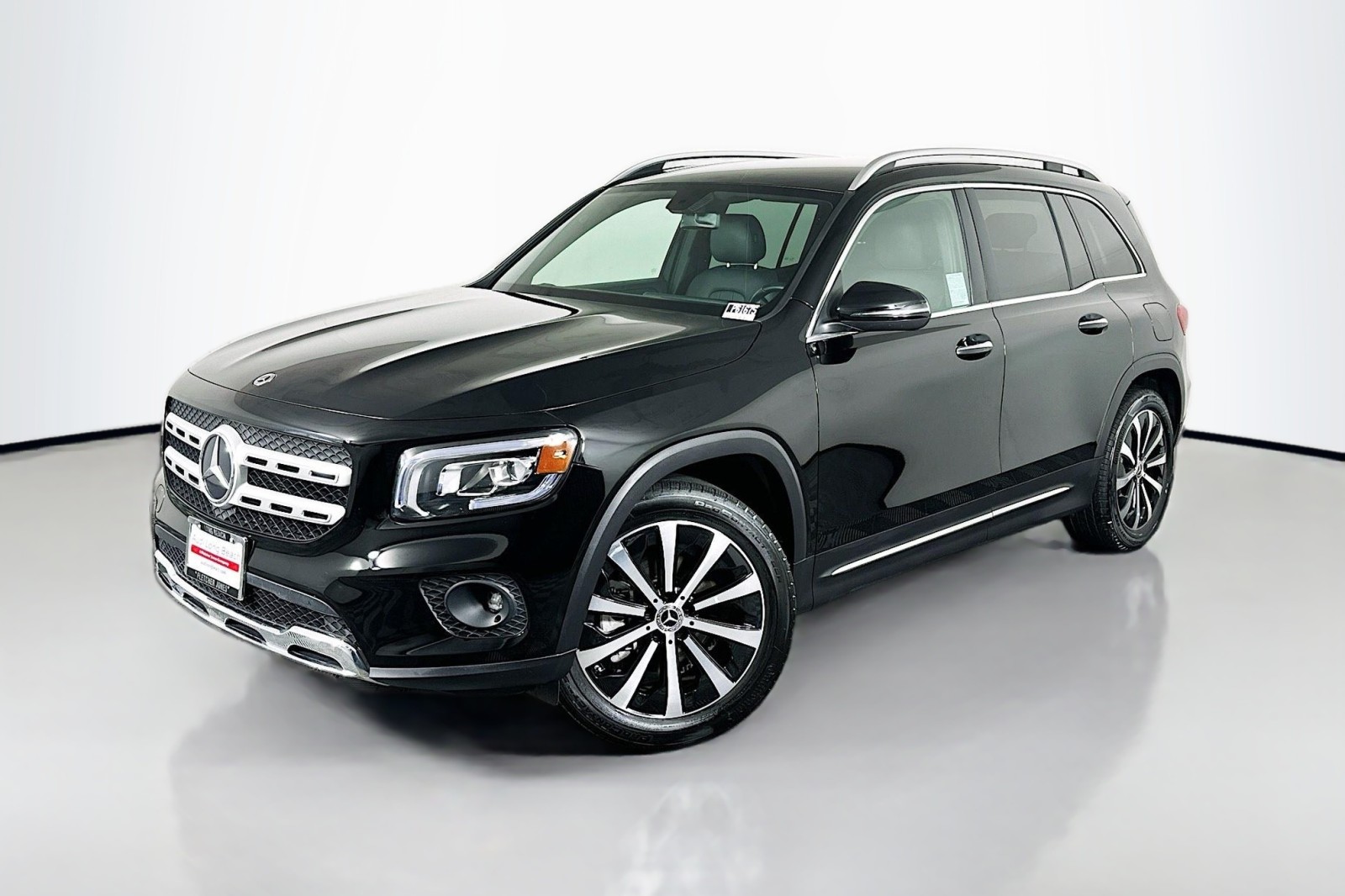 2023 Mercedes-Benz GLB Base's photo