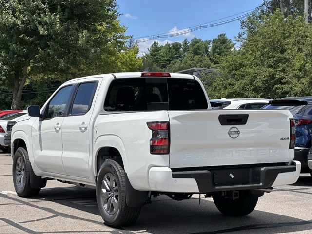 2025 Nissan Frontier Crew Cab SV photo 3