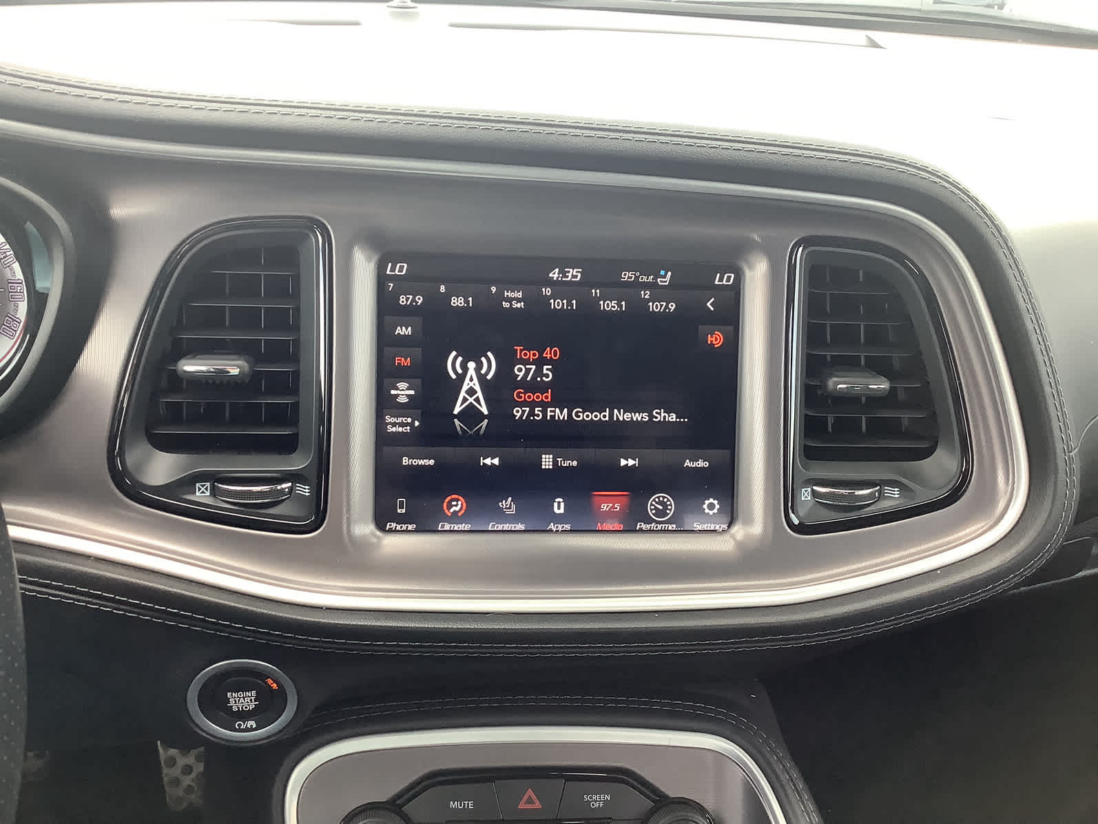 2022 Dodge Challenger R/T Scat Pack photo 16