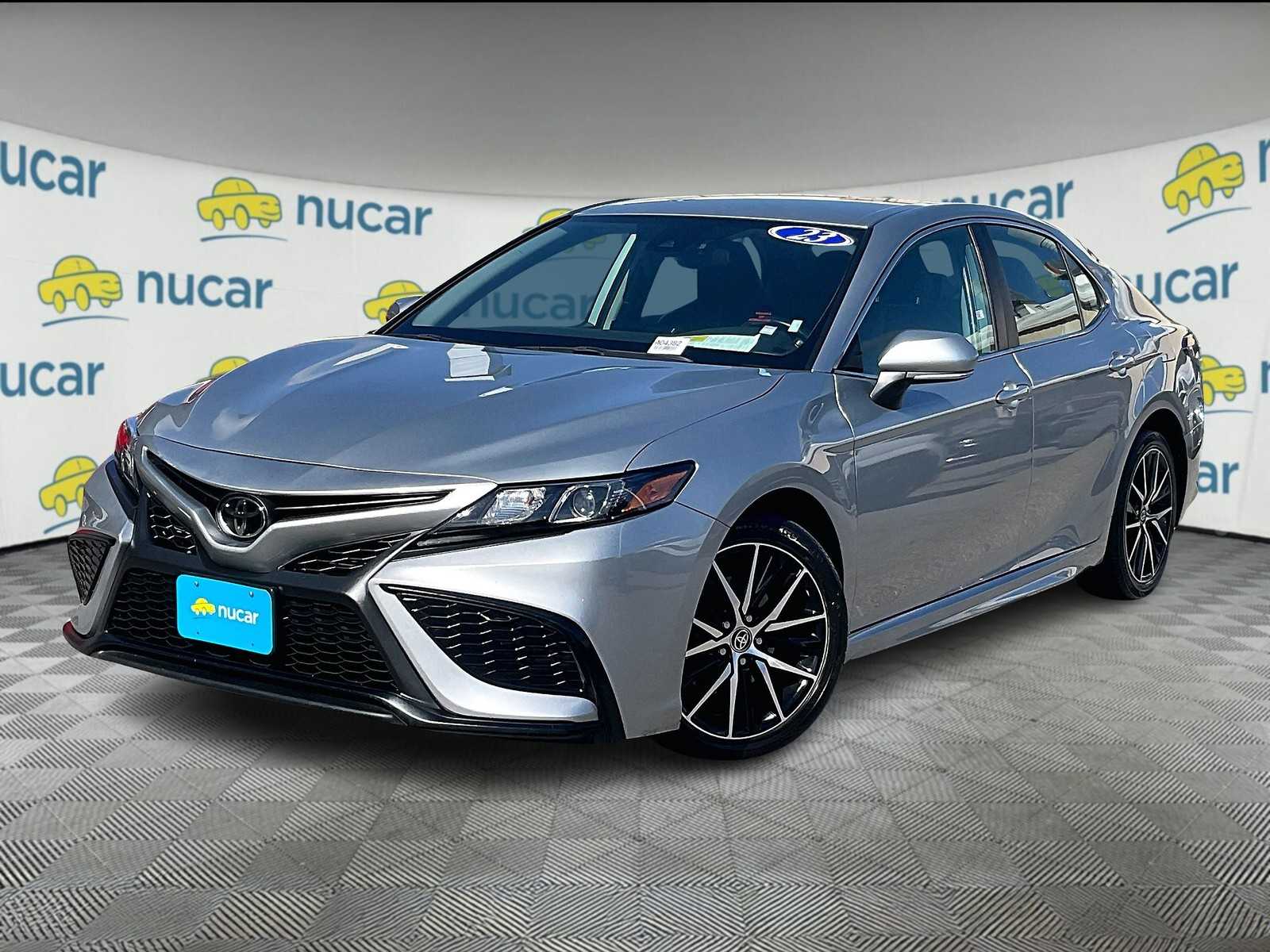 2023 Toyota Camry SE photo 3
