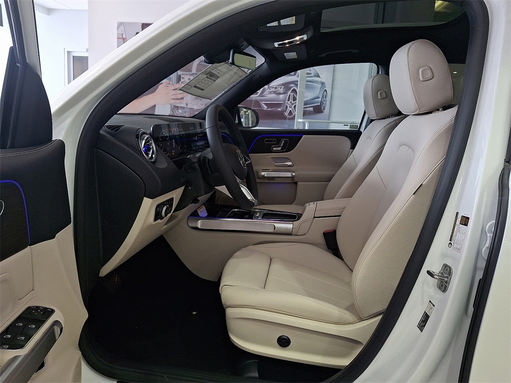 2026 Mercedes Benz GLB 250 4MATIC photo 8