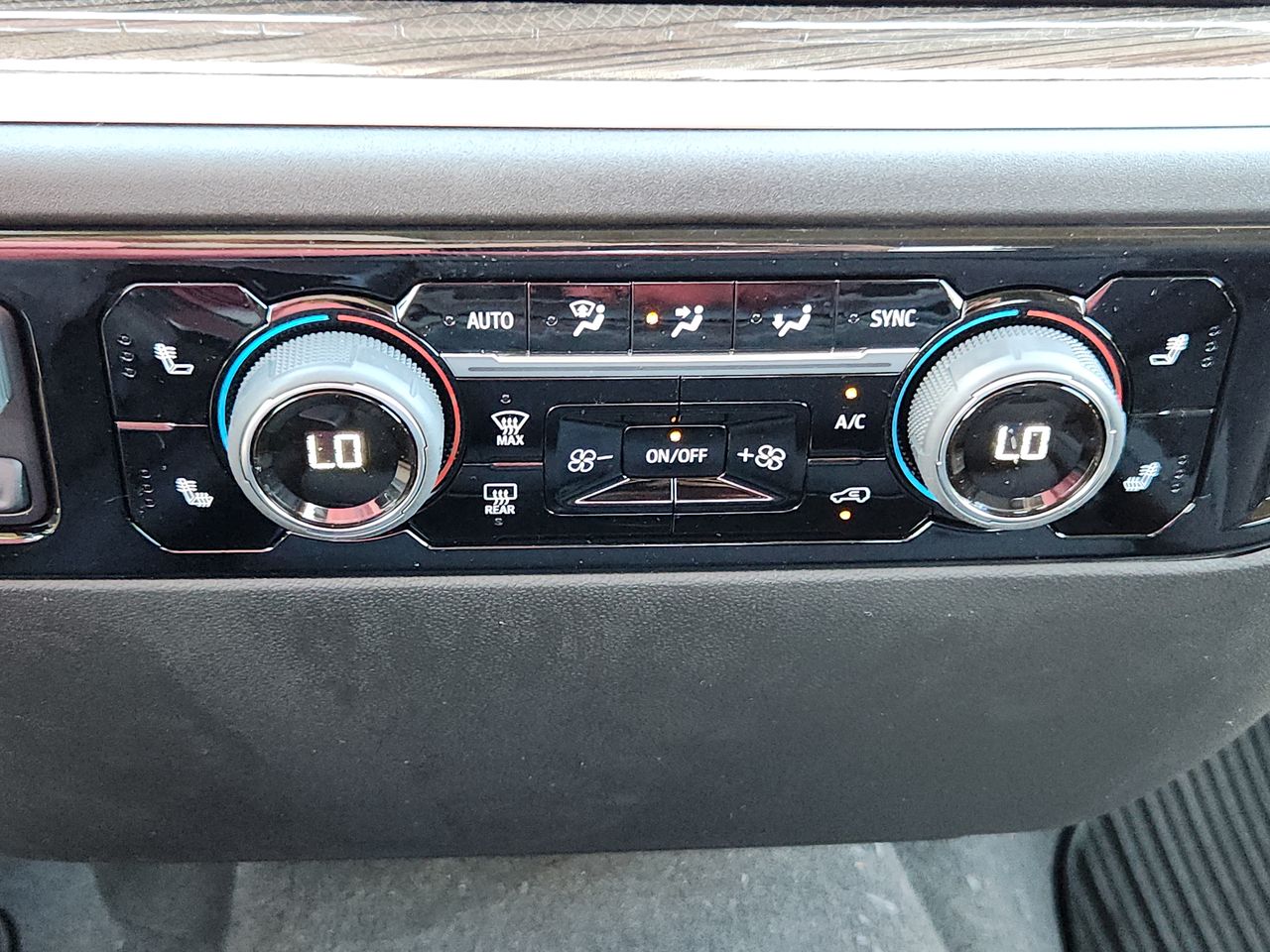 2025 Chevrolet Silverado 1500 LT photo 17
