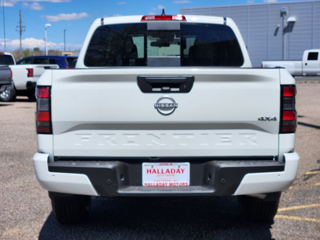 2025 Nissan Frontier Crew Cab SV photo 4