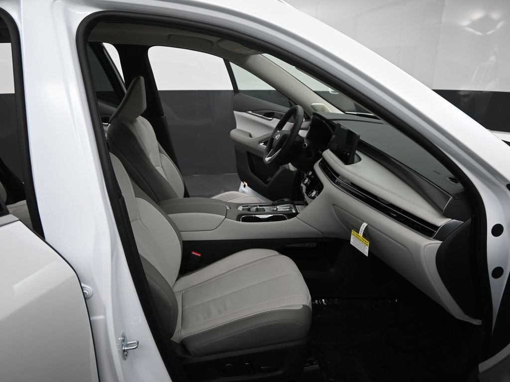 2026 Infiniti QX60 Luxe photo 16