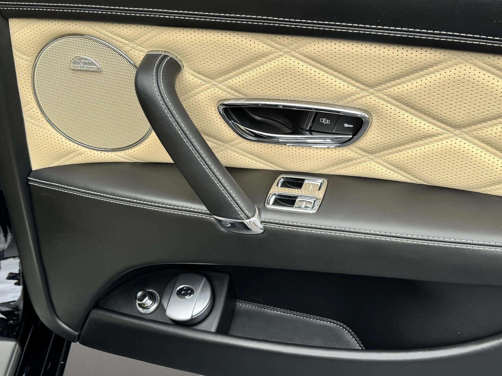 2014 Bentley Flying Spur Base photo 28