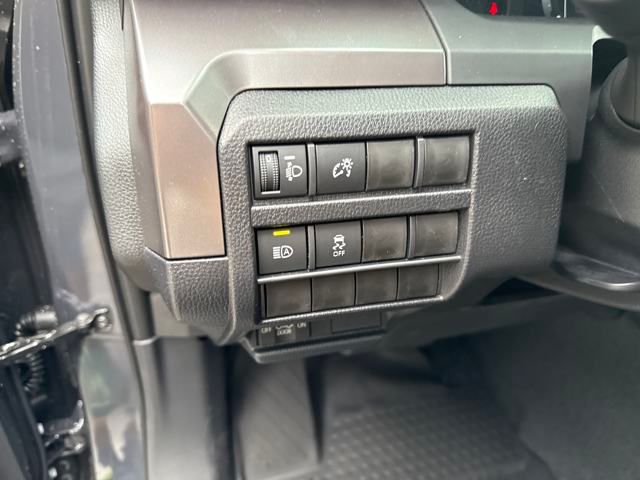 2025 Toyota Tacoma SR5 4x4 Double Cab photo 29
