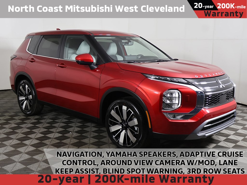 2025 Mitsubishi Outlander SE's photo