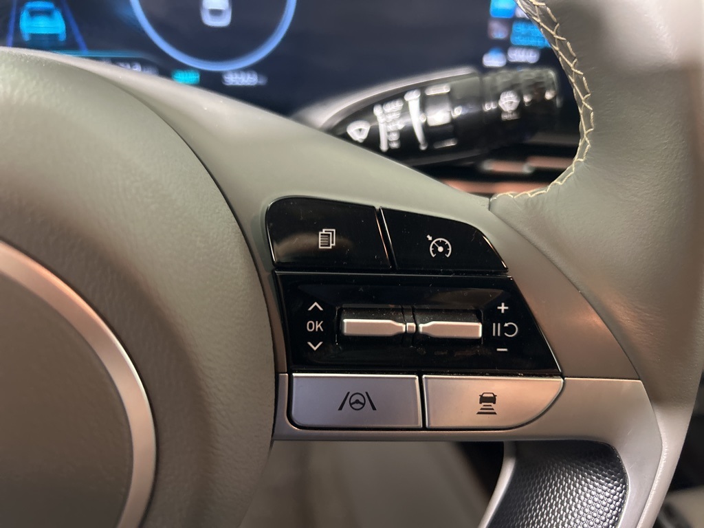 2023 Hyundai Elantra SEL photo 23