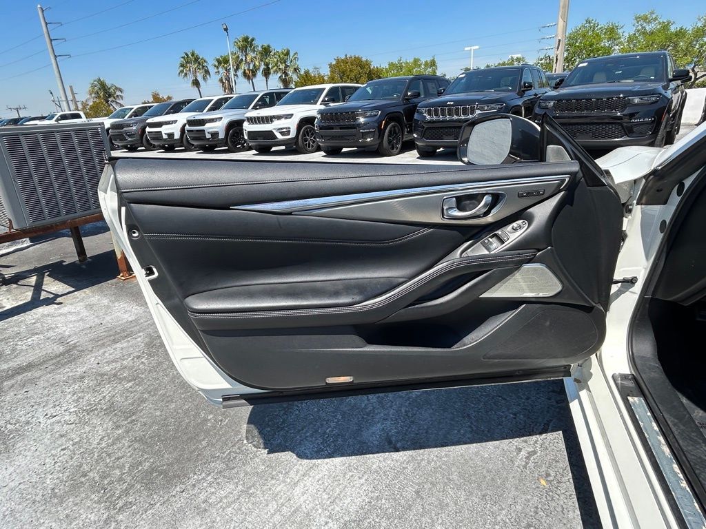 2017 Infiniti Q60 3.0t Premium photo 26