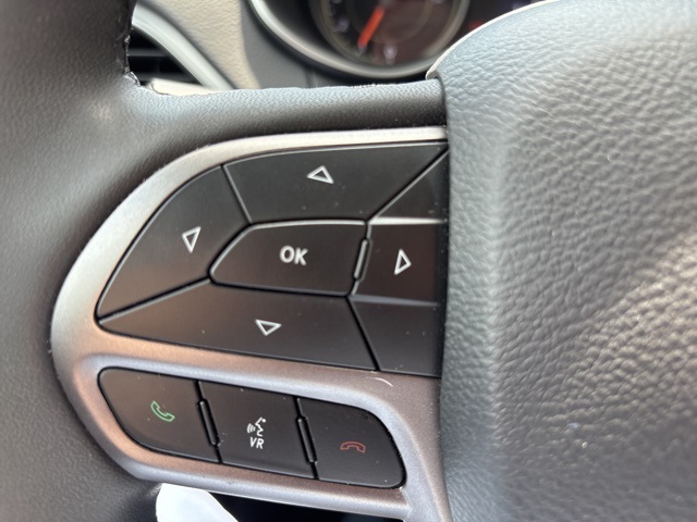 2021 Jeep Cherokee Latitude Lux photo 18
