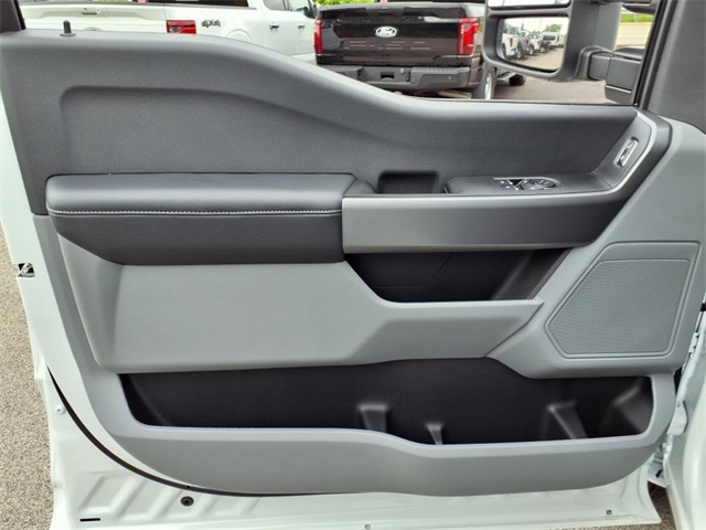 2025 Ford F-250 XLT photo 5