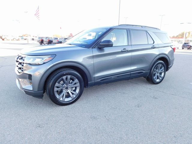 2026 Ford Explorer photo 3