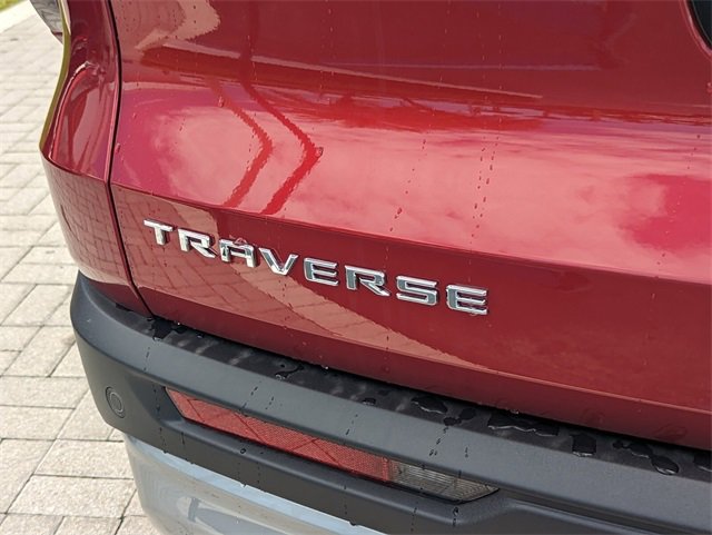 2025 Chevrolet Traverse photo 14