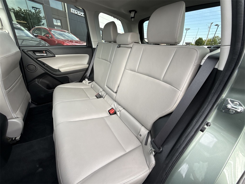 2014 Subaru Forester 2.5i Touring photo 22
