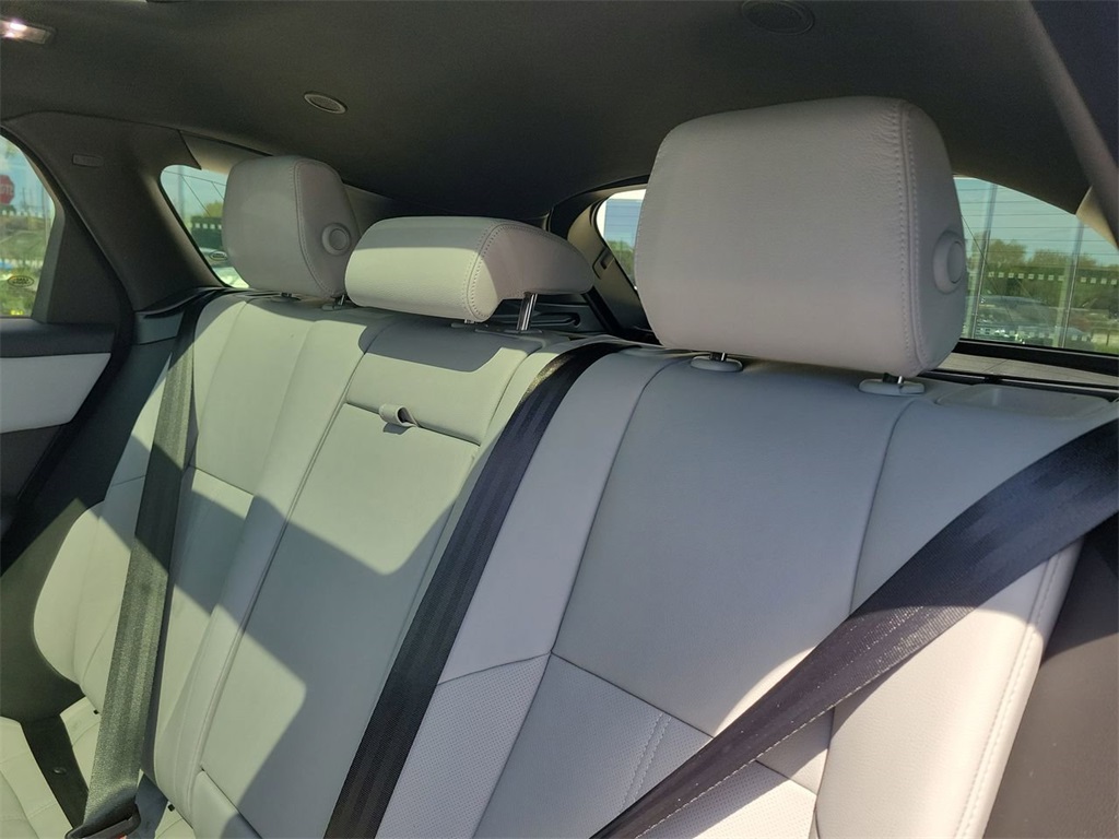 2026 Land Rover Range Rover Velar SE photo 14