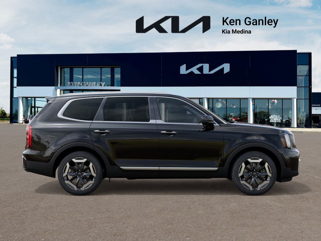 2025 Kia Telluride S photo 5
