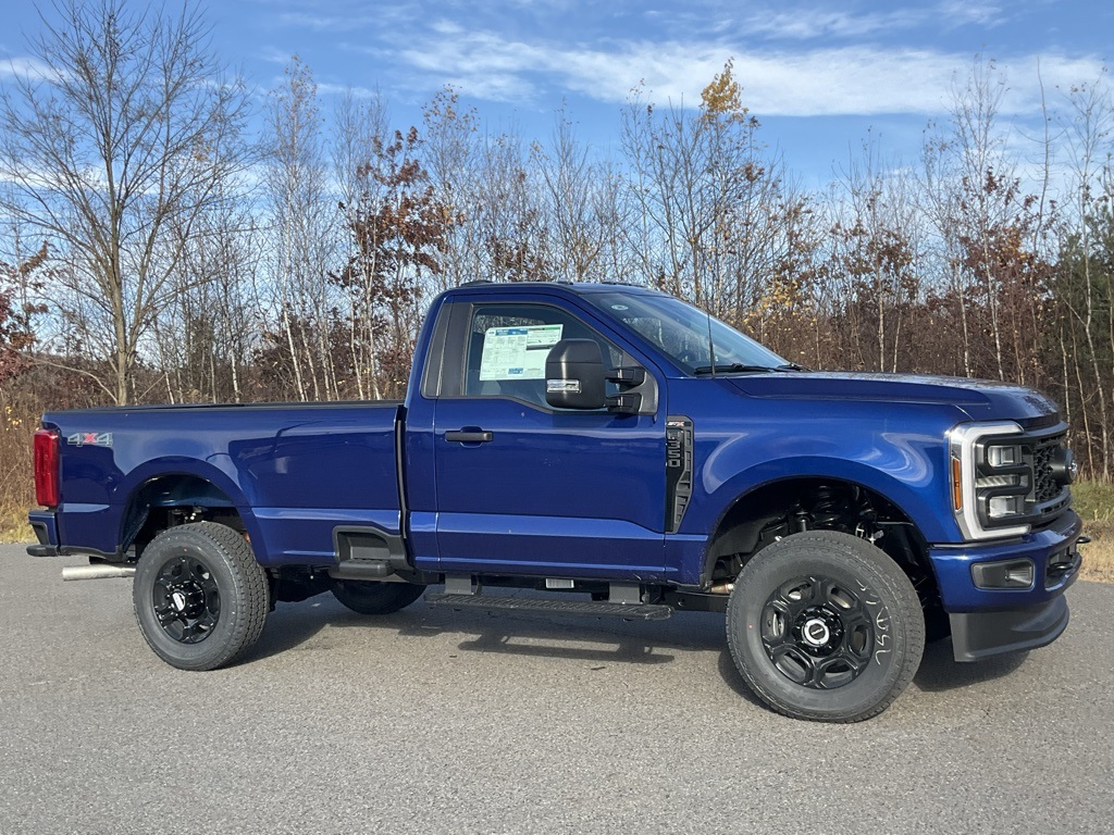 2026 Ford F-350 Super Duty XL's photo