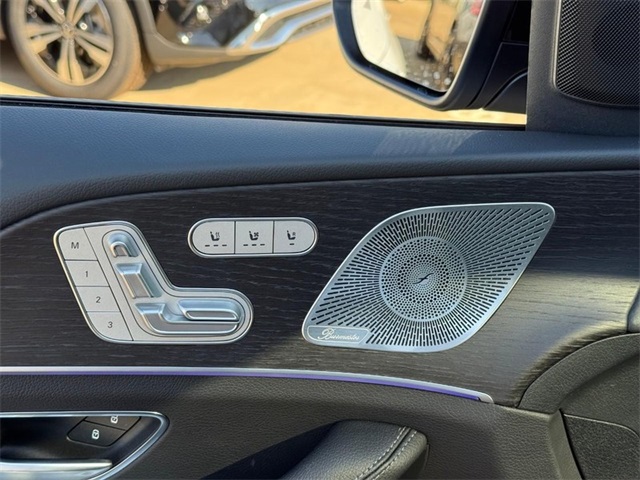 2026 Mercedes Benz GLS 450 4MATIC photo 12