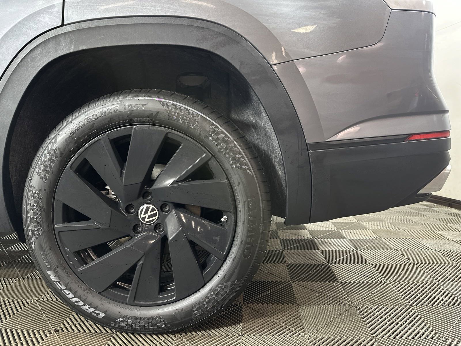 2025 Volkswagen Atlas SE Technology photo 25