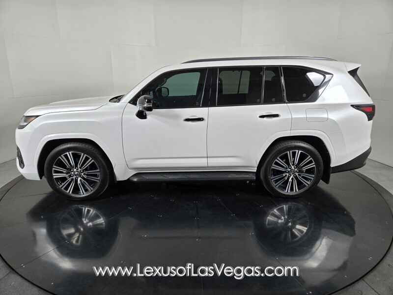 2025 Lexus LX Luxury photo 3