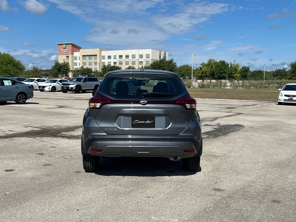 2025 Nissan Kicks Play S photo 10