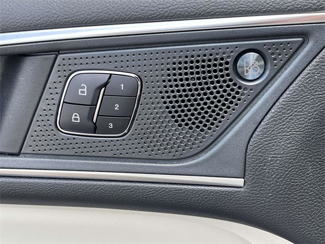 2024 Ford Edge Titanium photo 10