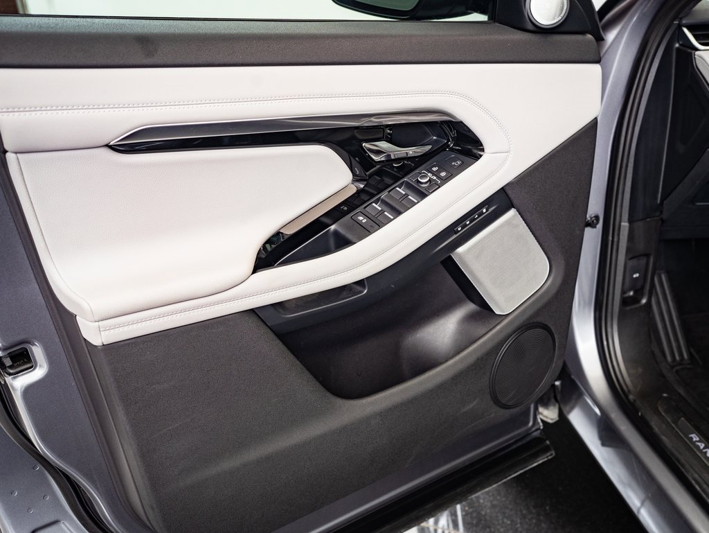 2022 Land Rover Range Rover Evoque SE photo 22