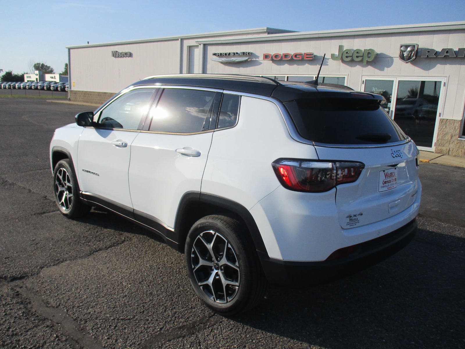 2025 Jeep Compass Limited photo 3