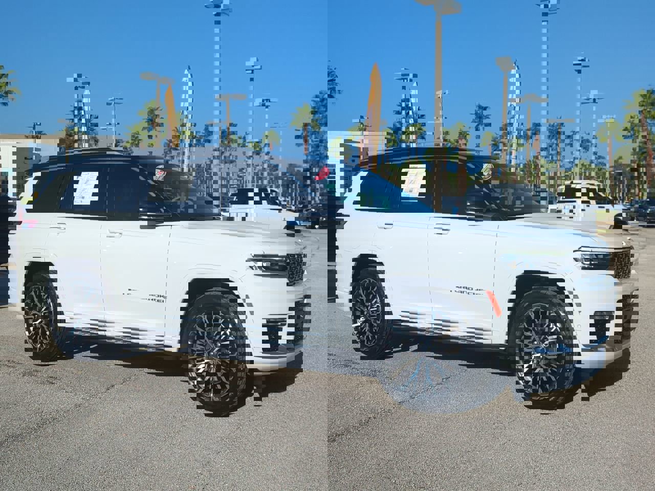 2022 Jeep Grand Cherokee L Summit Reserve photo 2