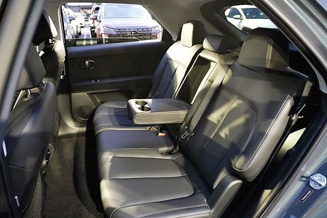 Used 2025 Green Hyundai SEL image 20