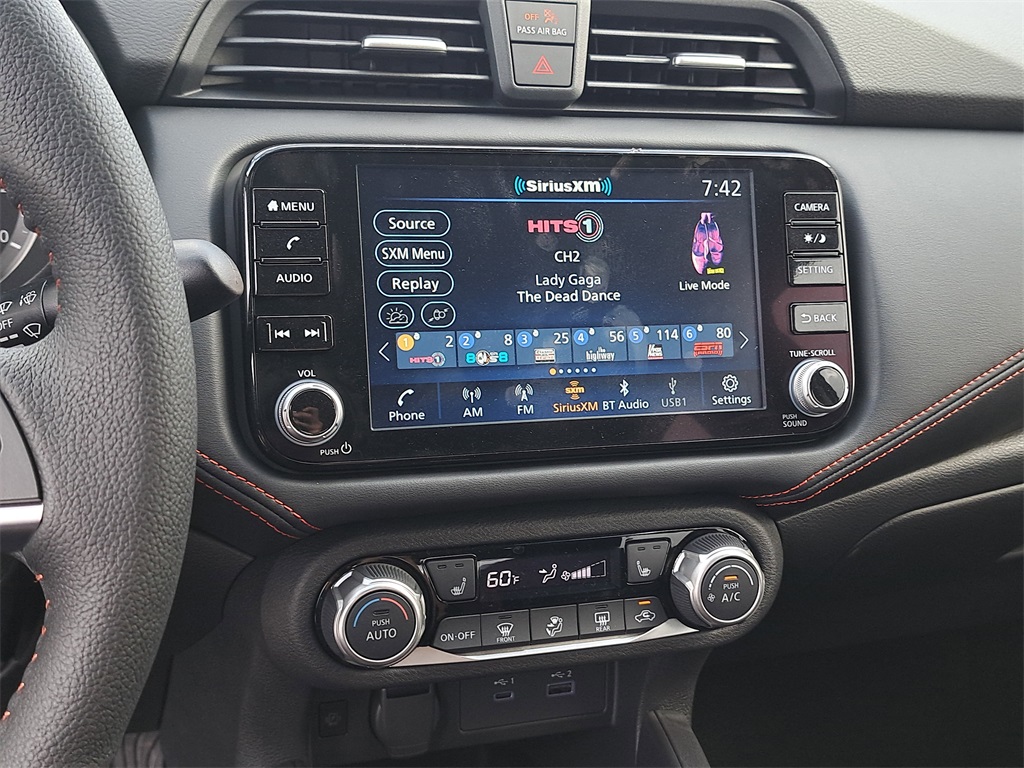 2025 Nissan Versa 1.6 SR photo 27