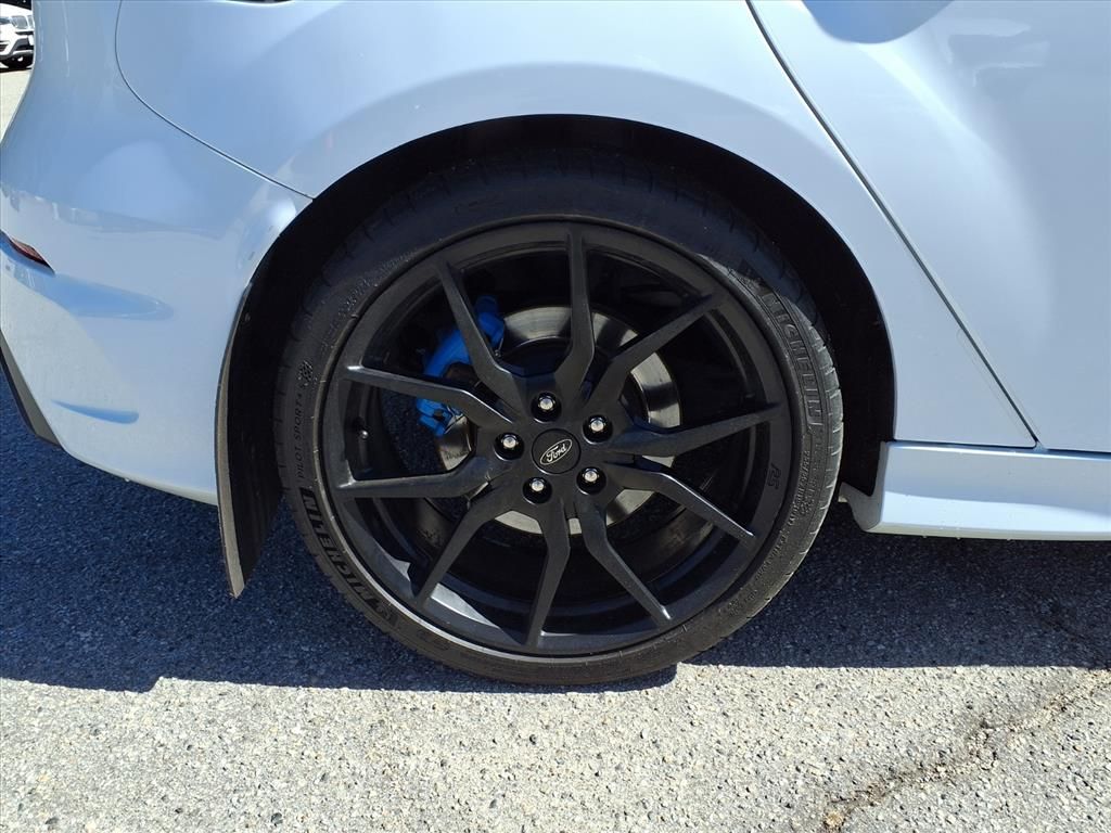 2017 Ford Focus RS photo 4
