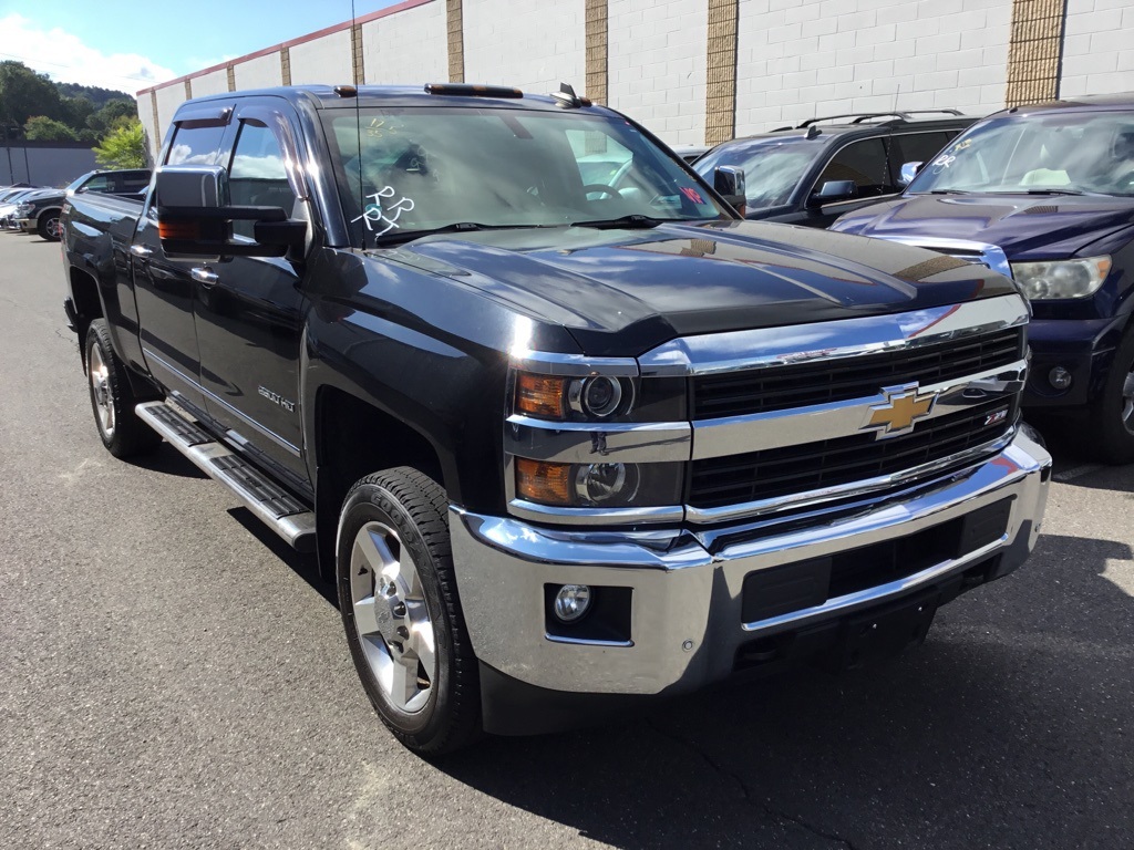 2017 Chevrolet Silverado 2500HD LTZ photo 2