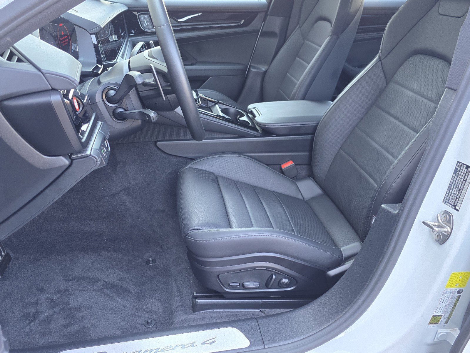 2024 Porsche Panamera 4 photo 6