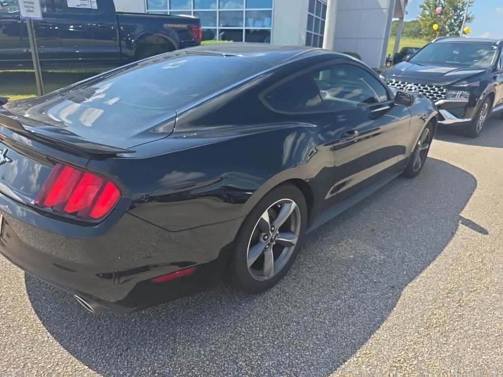 2015 Ford Mustang V6 photo 4