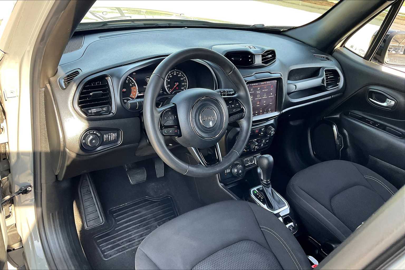 2022 Jeep Renegade Altitude photo 15