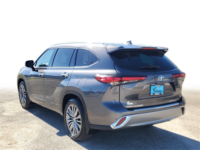 2021 Toyota Highlander Platinum photo 3