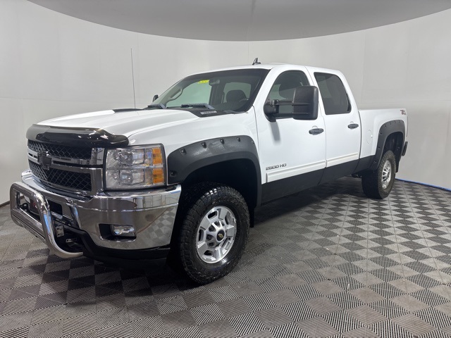 2011 Chevrolet Silverado 2500HD LT photo 3
