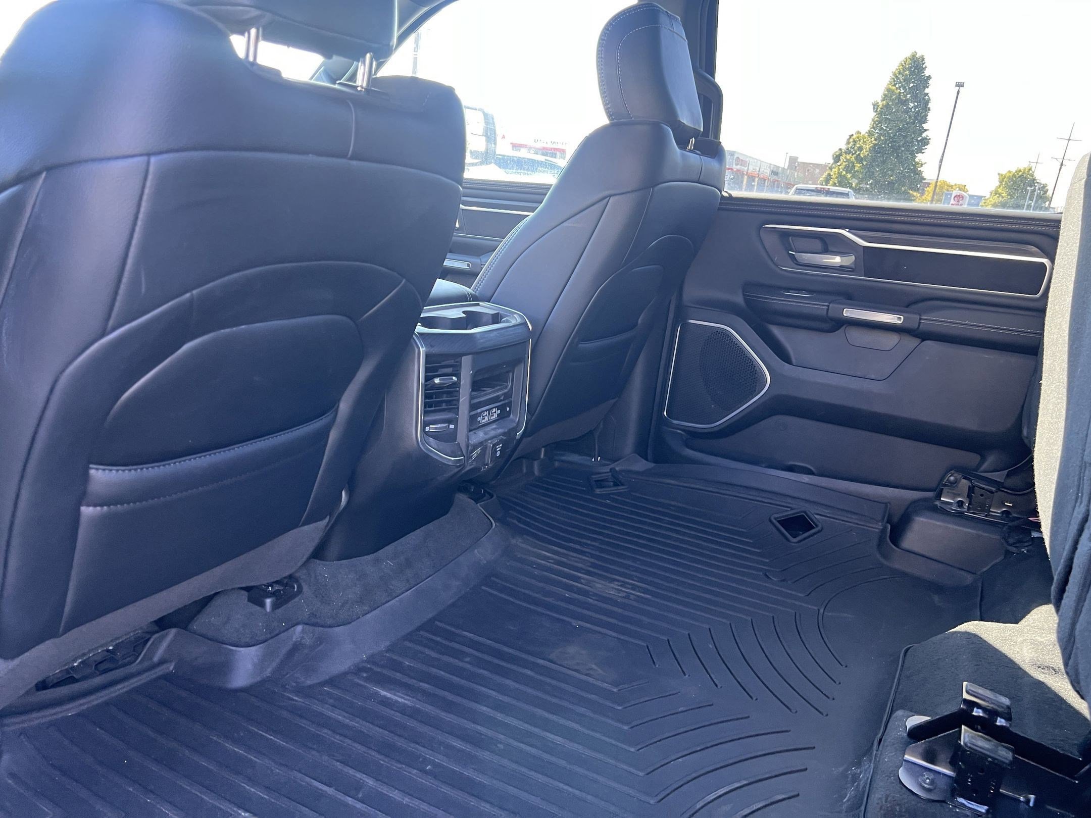 2024 Ram 1500 Laramie photo 10