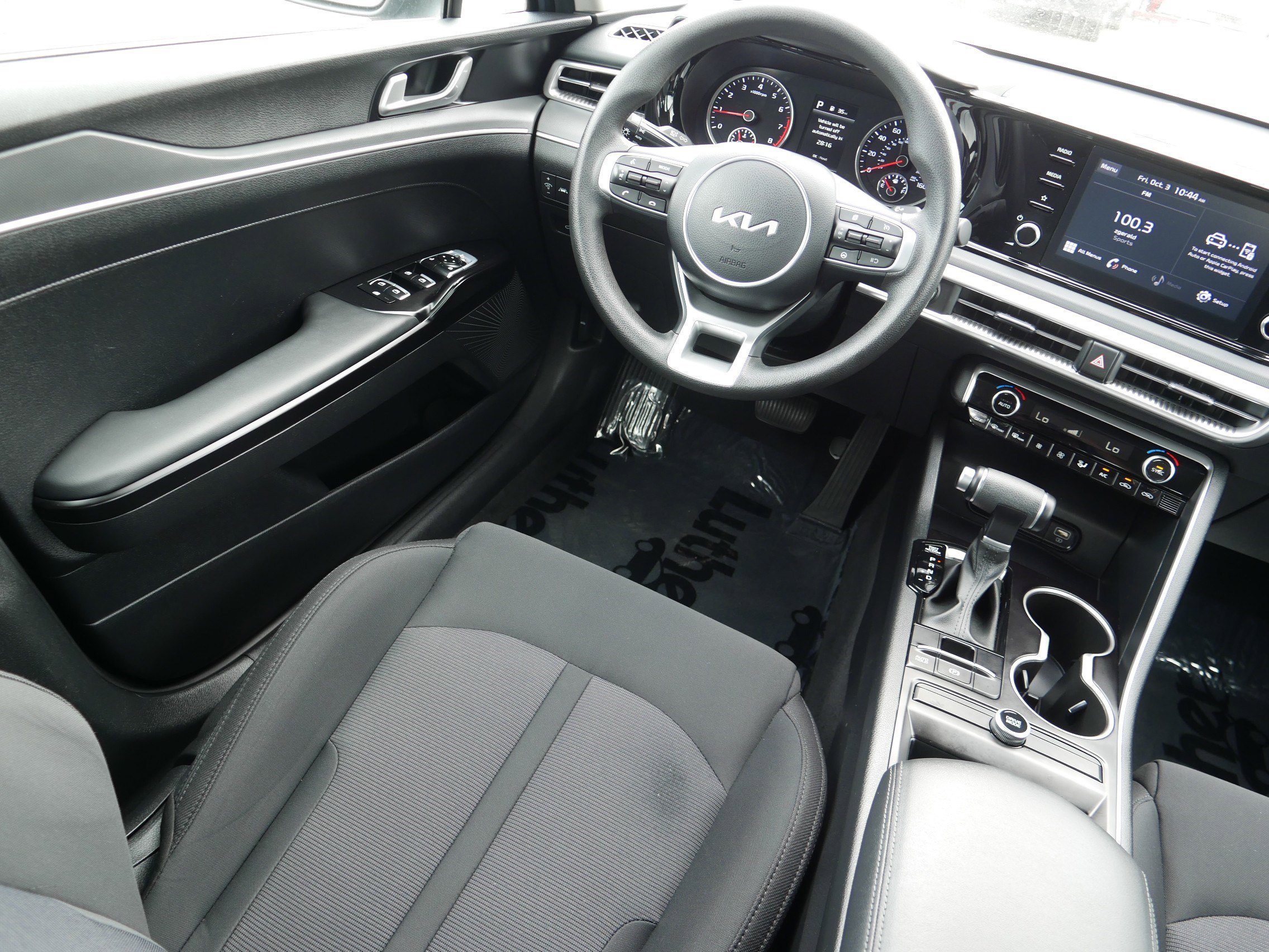 2024 Kia K5 LXS photo 9