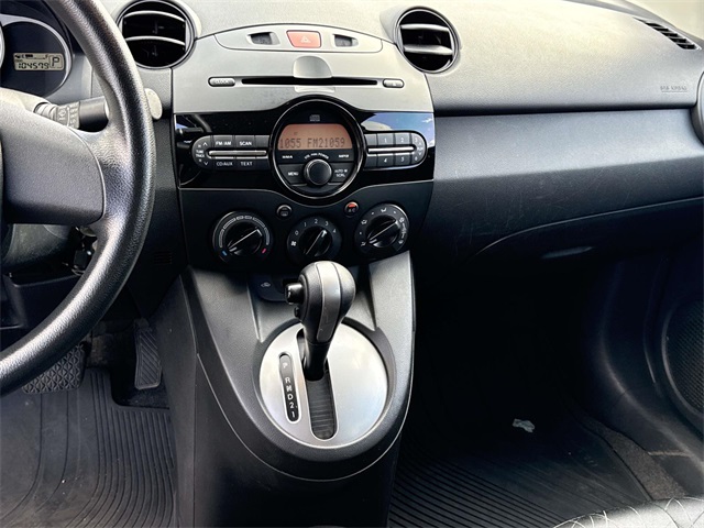 2012 Mazda Mazda2 Sport photo 18