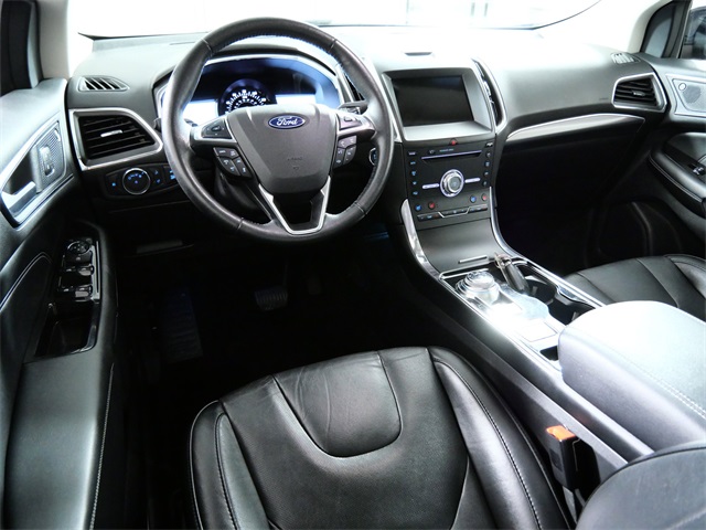 2019 Ford Edge Titanium photo 4